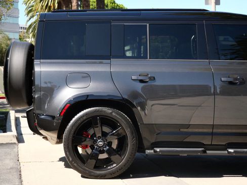 Used 2025 Land Rover Defender 110 X image 5