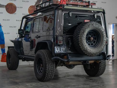 Used 2017 Jeep Wrangler Unlimited Sahara image 20