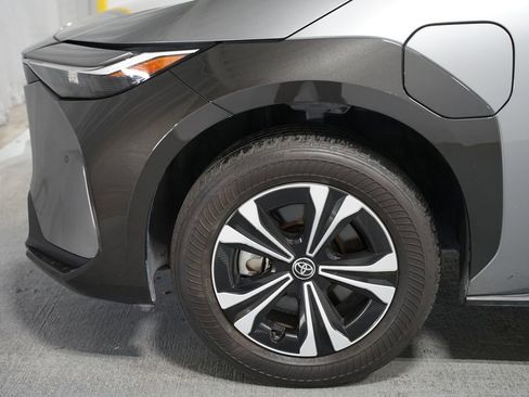 Used 2024 Toyota bZ4X FWD image 5