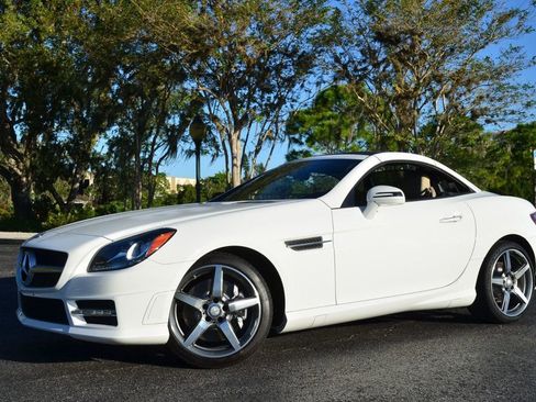 Used 2015 Mercedes-Benz SLK 250 image 2