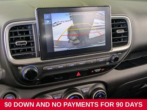 Used 2025 Hyundai Venue SEL FWD image 16