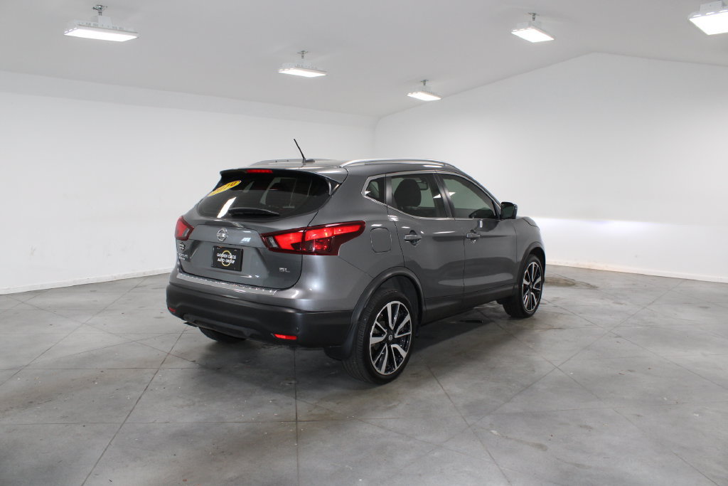 Used 2019 Nissan Rogue Sport SL w/ Premium Package FWD image 9