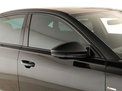 Certified 2025 Audi A8 L 3.0T image 35