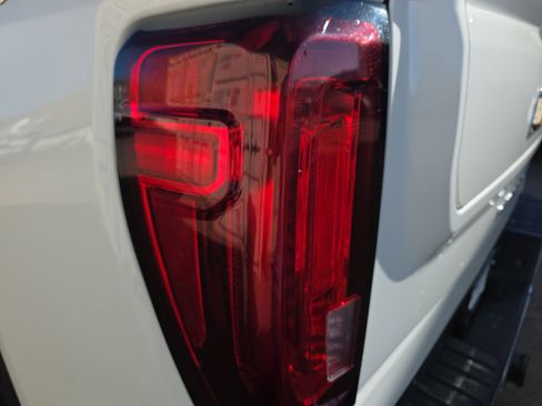 Used 2024 GMC Sierra 1500 SLT image 24