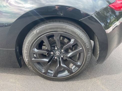 Used 2017 Nissan 370Z Touring RWD image 11