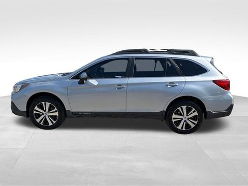 Used 2019 Subaru Outback 2.5i Limited AWD/4WD image 4