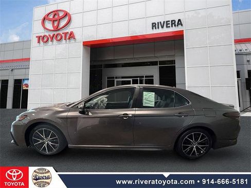 Certified 2024 Toyota Camry SE image 8