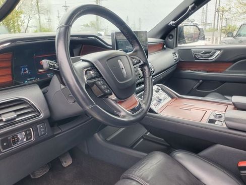 Used 2023 Lincoln Navigator Reserve AWD/4WD image 7