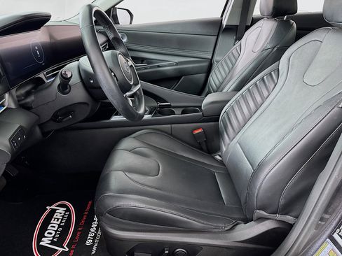 Used 2023 Hyundai Elantra Limited image 19