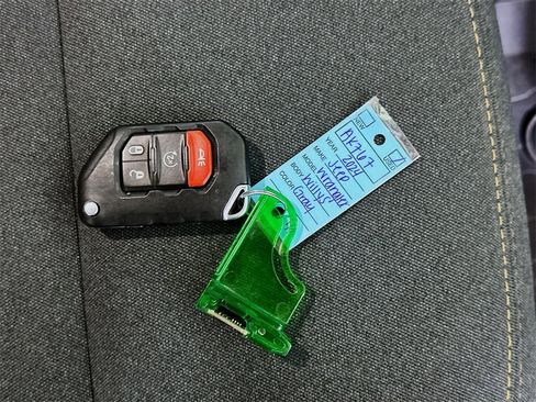 Used 2024 Jeep Wrangler Unlimited image 35