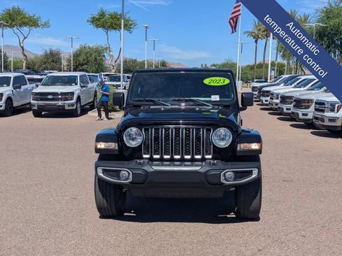 Used 2023 Jeep Gladiator Overland w/ Trailer Tow Package AWD/4WD image 10