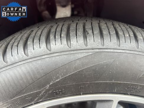 Used 2025 Mercedes-Benz GLE 350 4MATIC w/ AMG Line Exterior image 12
