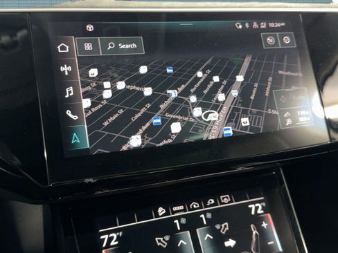 Used 2022 Audi e-tron Premium Plus w/ Premium Plus Package image 24