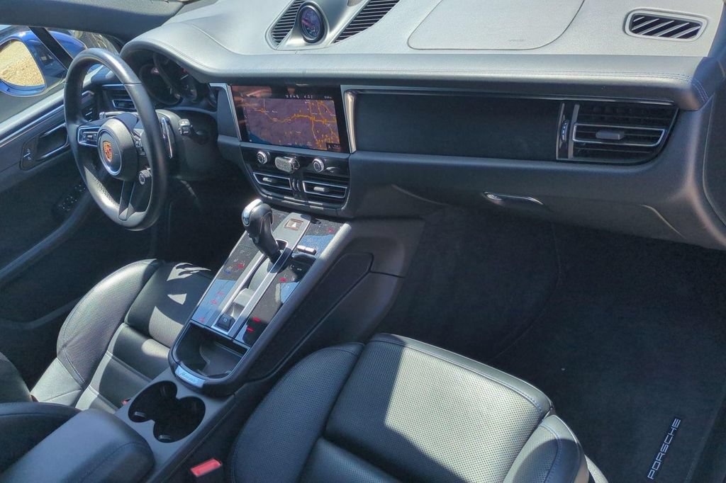 Used 2023 Porsche Macan GTS AWD/4WD image 18