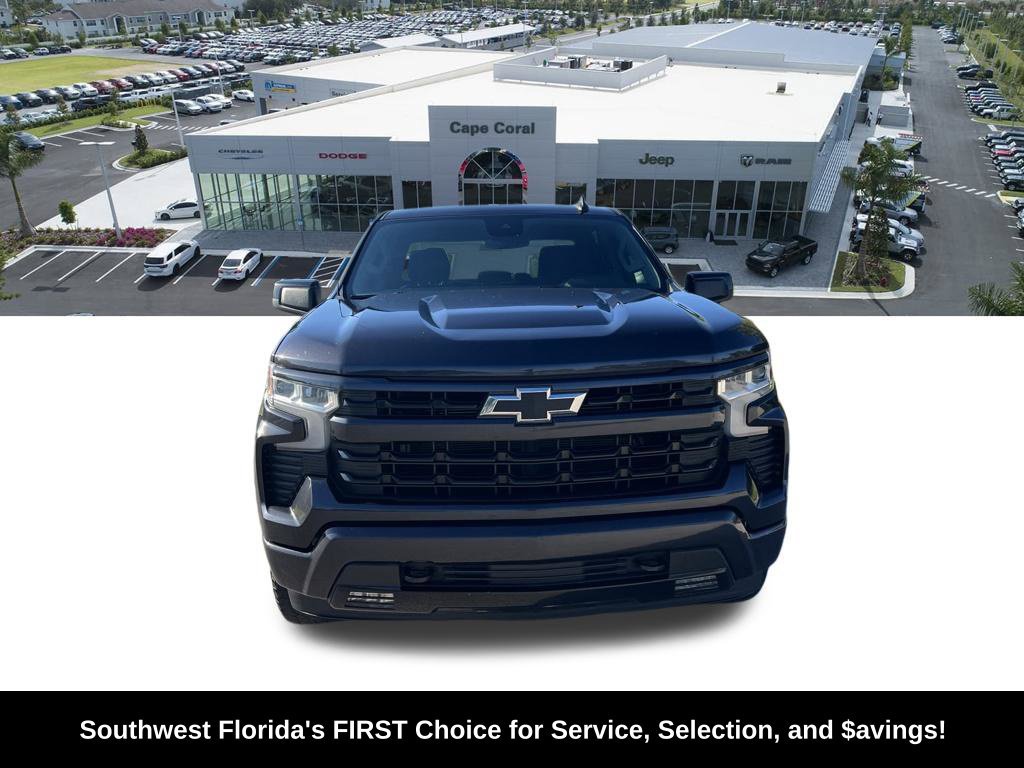 Used 2023 Chevrolet Silverado 1500 RST w/ Z71 Off-Road Package AWD/4WD image 2