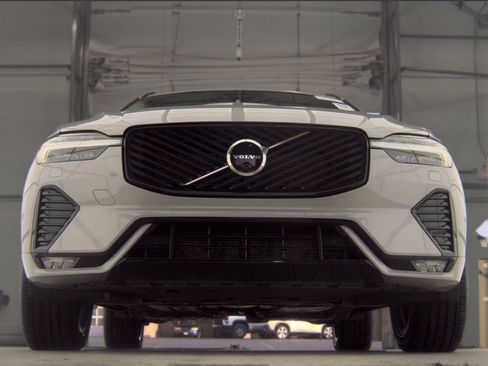Used 2026 Volvo XC60 B5 Plus AWD/4WD image 10