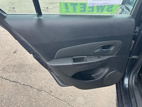 Used 2014 Chevrolet Cruze LT image 13