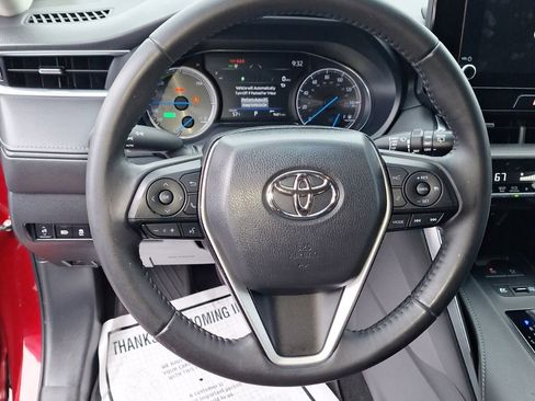 Used 2023 Toyota Venza LE AWD/4WD image 12