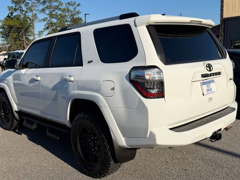 Used 2022 Toyota 4Runner SR5 Premium image 7
