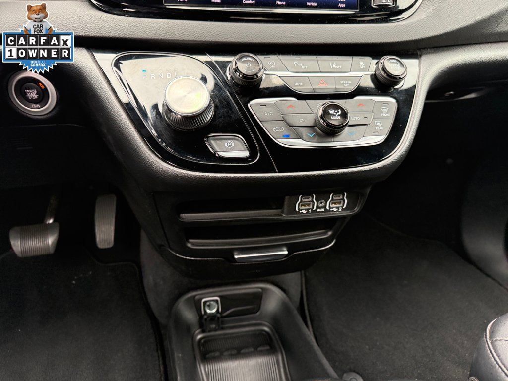 Used 2025 Chrysler Pacifica Select FWD image 13