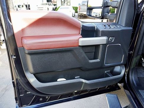 Used 2021 Ford F250 Platinum w/ FX4 Off-Road Package image 26