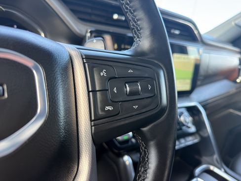 Used 2024 GMC Sierra 1500 Denali w/ Technology Package AWD/4WD image 9