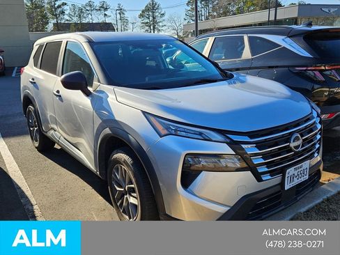 Used 2024 Nissan Rogue S FWD image 4
