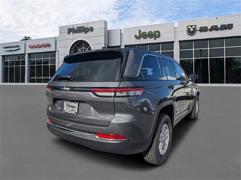 New 2025 Jeep Grand Cherokee Laredo w/ Luxury Tech Group I image 4