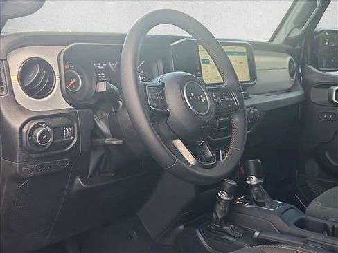 Used 2024 Jeep Wrangler Unlimited Sport AWD/4WD image 10