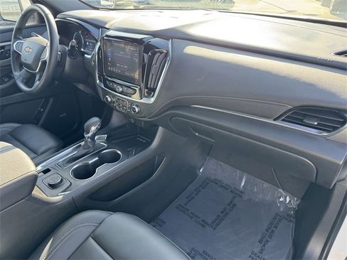 Certified 2023 Chevrolet Traverse LT w/ LT Premium Package image 5