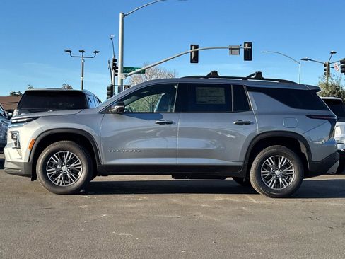 New 2026 Chevrolet Traverse LT w/ Driver Confidence Package image 12