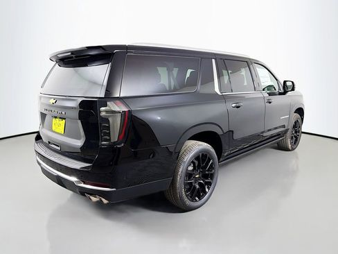 New 2026 Chevrolet Suburban High Country AWD/4WD image 5