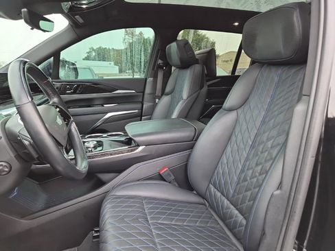 Used 2025 Cadillac Escalade IQ Luxury 1 w/ Smart Trailering package image 16