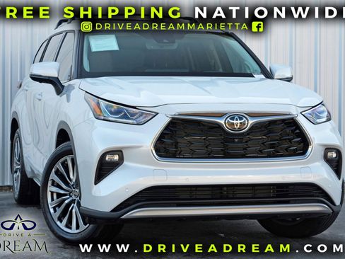 Used 2025 Toyota Highlander Limited image 2