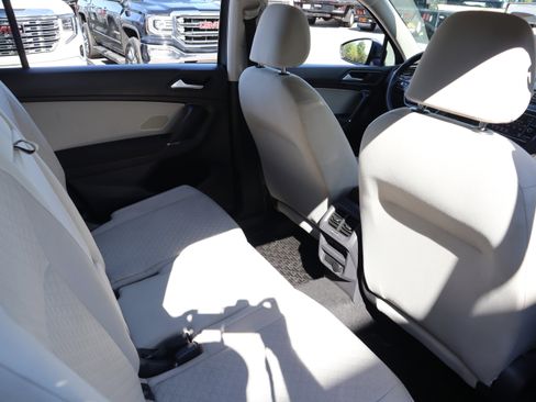 Used 2020 Volkswagen Tiguan S image 26