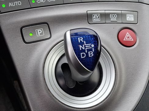 Used 2014 Toyota Prius Two image 14