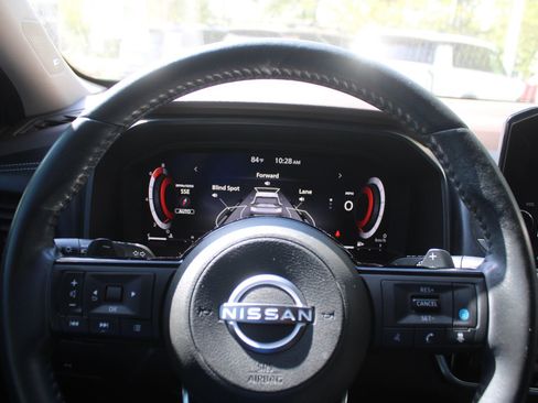 Used 2023 Nissan Rogue Platinum w/ Platinum Premium Package AWD/4WD image 31