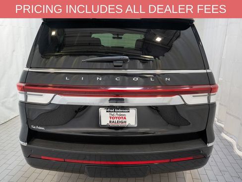 Used 2023 Lincoln Navigator L Reserve AWD/4WD image 4
