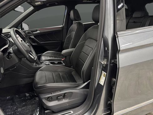 Used 2024 Volkswagen Tiguan SEL R-Line image 4