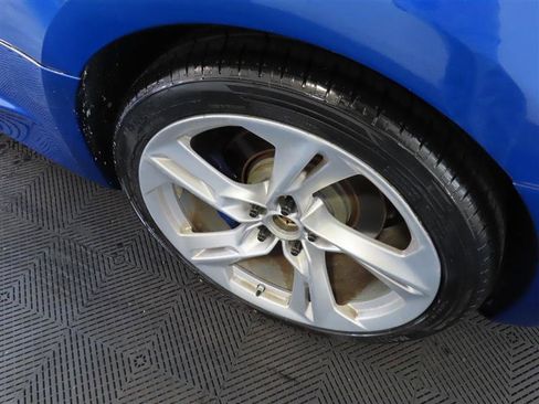 Used 2017 Chevrolet Camaro SS RWD image 9