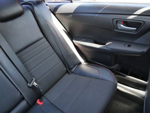Used 2016 Toyota Camry SE FWD image 14