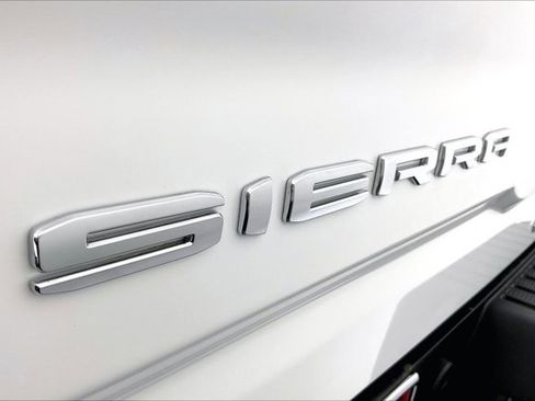Used 2022 GMC Sierra 2500 AT4 image 31