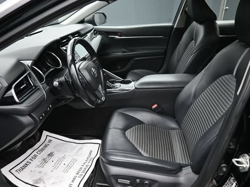 Used 2019 Toyota Camry SE w/ Protection Package (Q2) FWD image 11