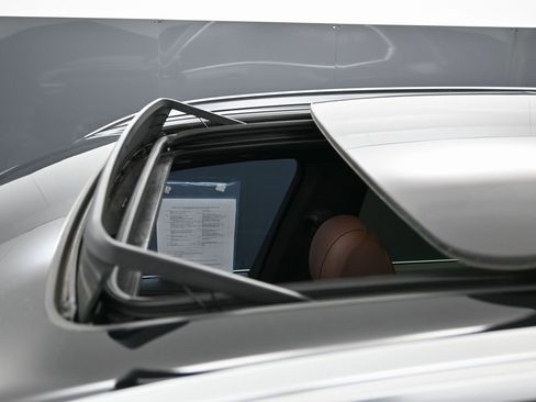 Used 2023 BMW X5 xDrive40i w/ Parking Assistance Package image 11