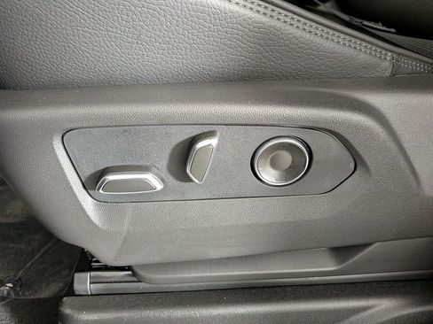 New 2026 GMC Yukon XL Denali w/ Sun & Power Step Package image 18