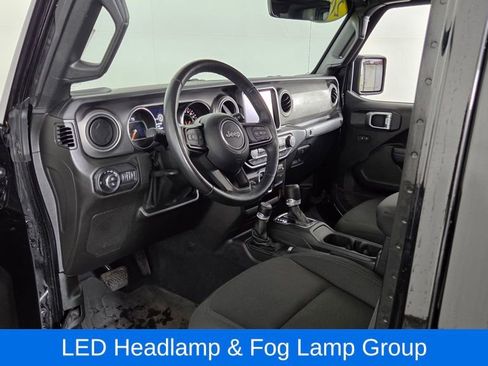 Used 2022 Jeep Gladiator Willys image 12