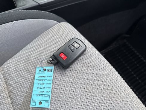 Used 2018 Toyota RAV4 XLE w/ Plus Extra Value Package image 41