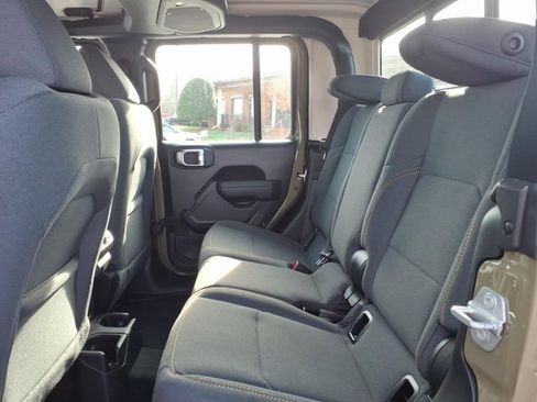 New 2026 Jeep Gladiator Sport image 9