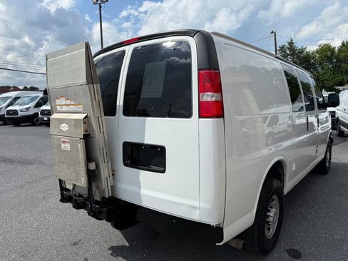 Used 2019 Chevrolet Express 3500 w/ Driver Convenience Package image 3