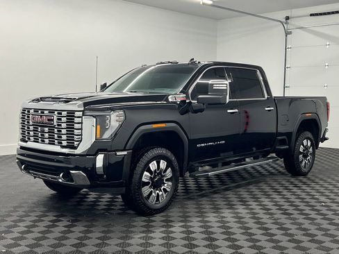 Used 2024 GMC Sierra 3500 Denali w/ Technology Package image 1